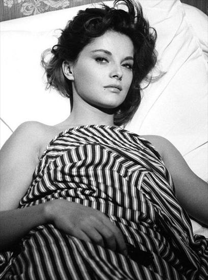 Virna Lisi - 118463664_1530067210516971_7012284924027353696_n.jpg